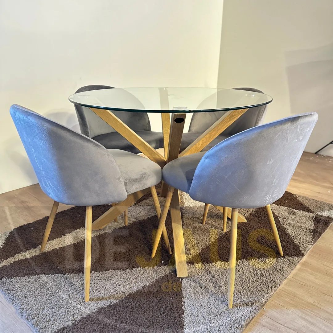 Mesa Warwick vidrio con 4 Sillas Tokio Lisa wood