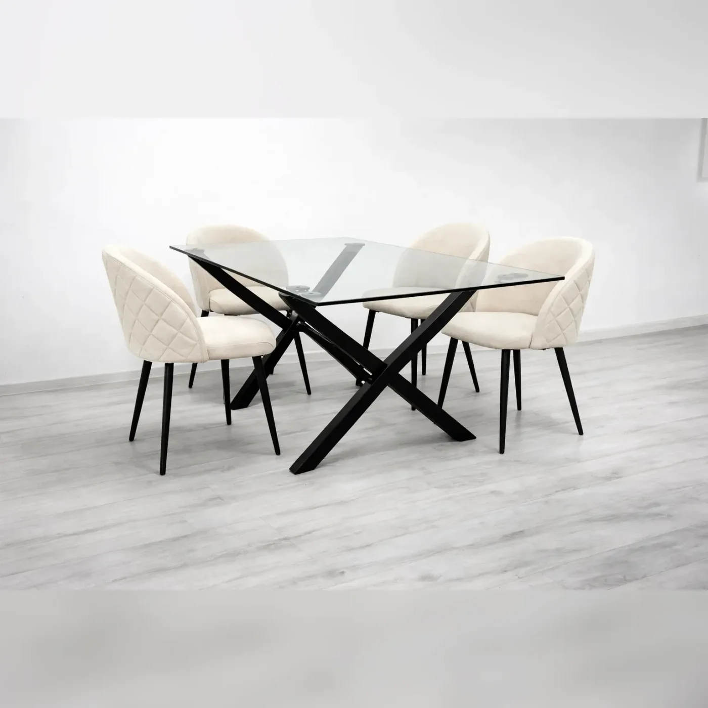 Comedor 4 personas mesa Medlock con Sillas Tokio Lino Black