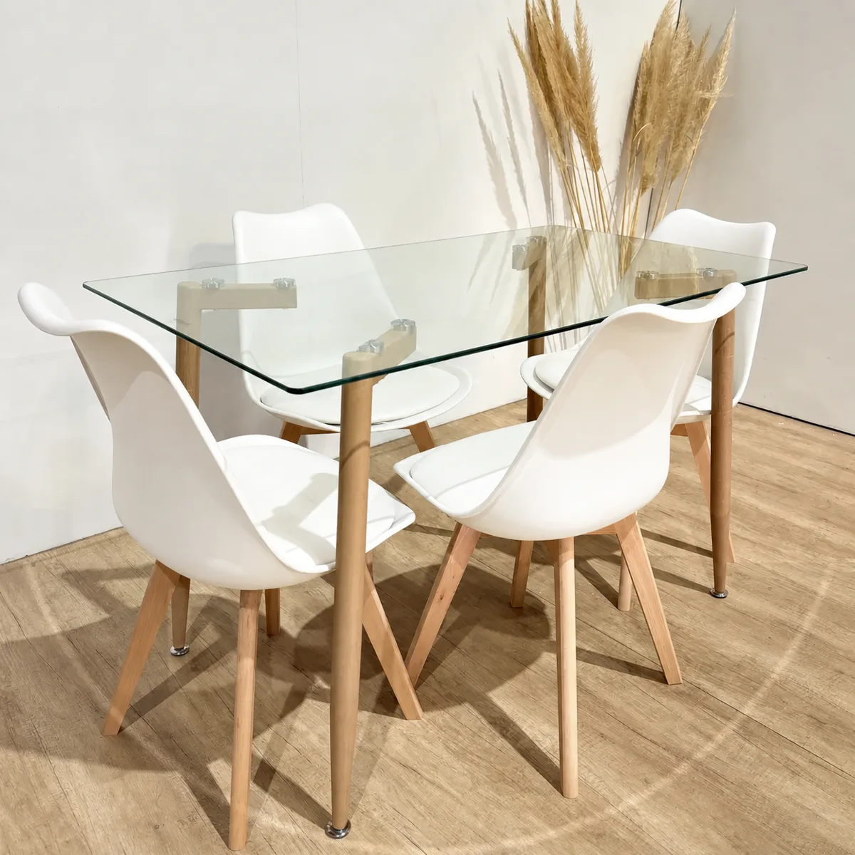 Mesa Candem con 4 Sillas Tulip