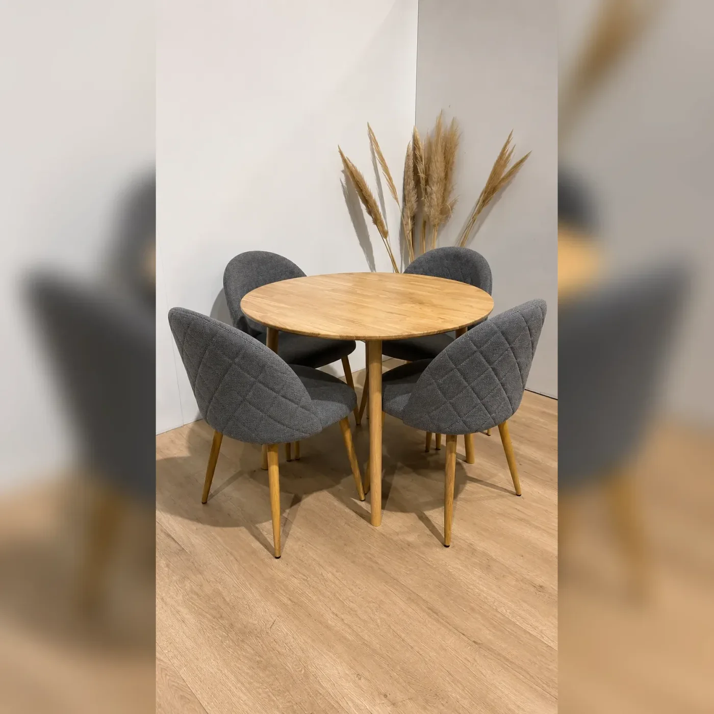 Mesa de Comedor Vema Redonda con 4 Sillas Tokio Lino Arpi