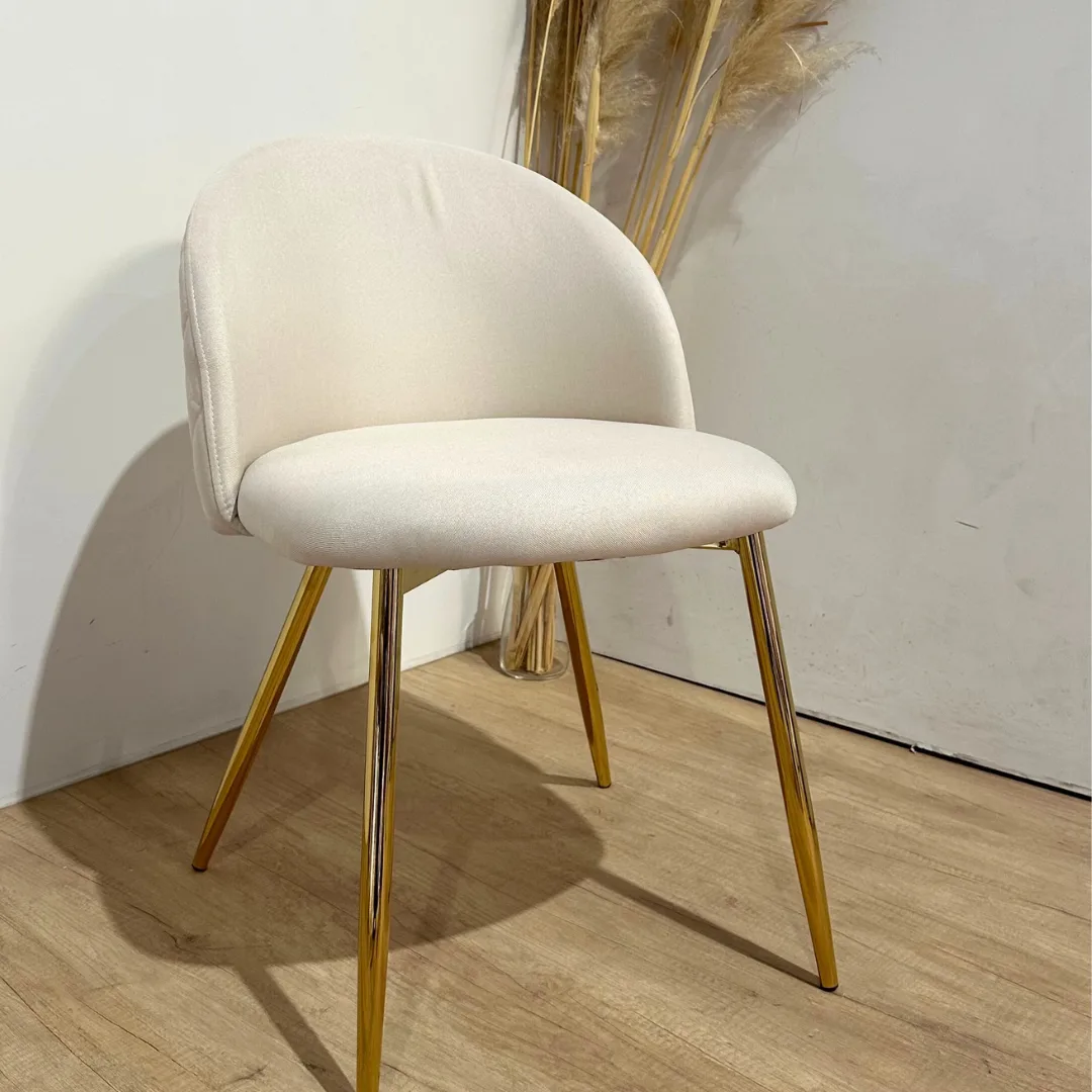 Mesa Dubai Gold con 4 Sillas Tokio Lino Gold