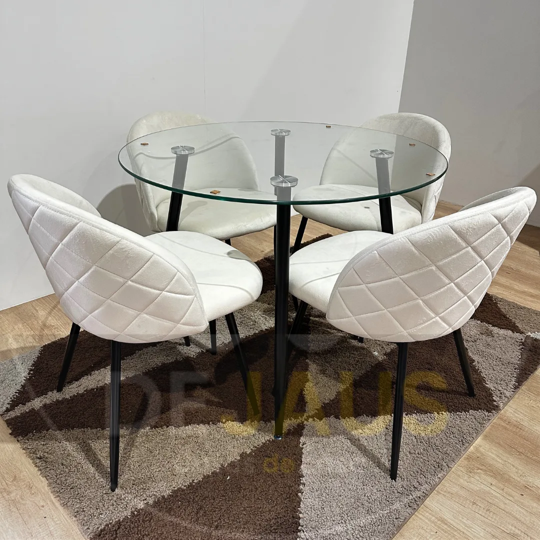 Mesa Lyon con 4 Sillas Tokio Black