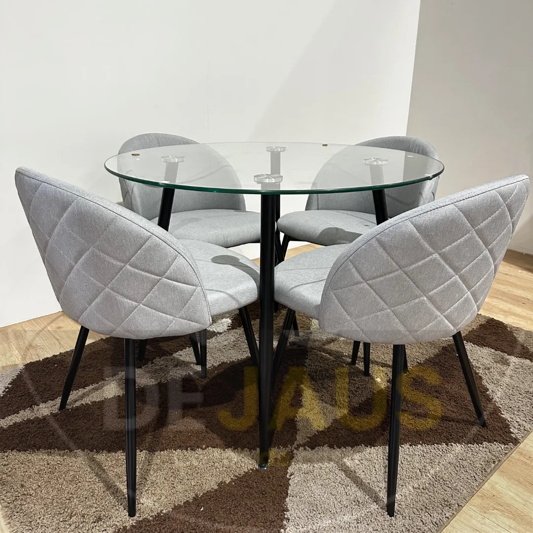 Mesa Lyon con 4 Sillas Tokio Black