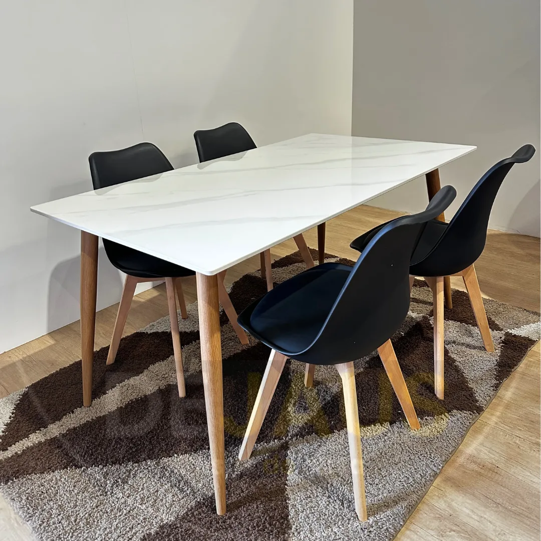 Mesa Rectangular Cuarzo Calacatta con 4 Sillas Tulip