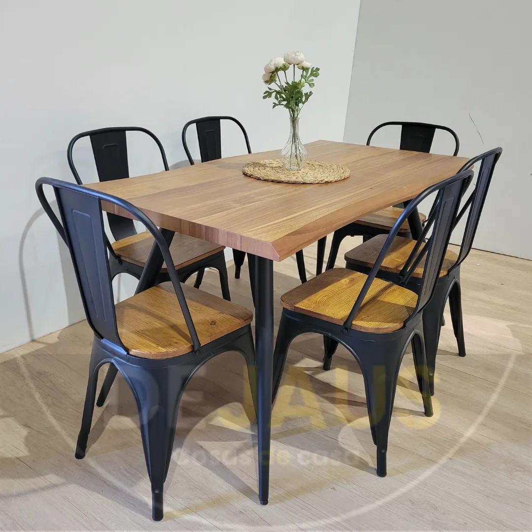 Mesa Rectangular Nordica con 6 Sillas Tolix Madera