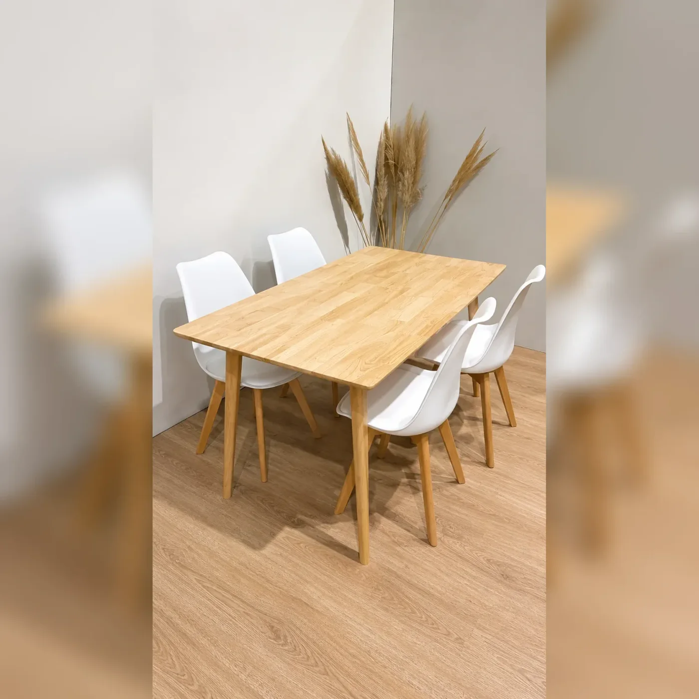 Mesa Vema Rectangular con 4 Silla Tulip